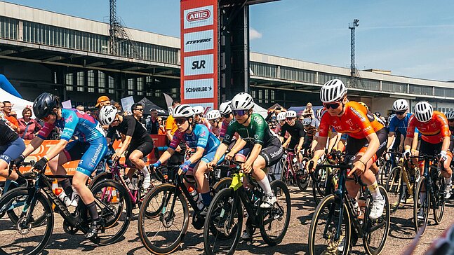 Fahrradrennen am Flughafen Tempelhof