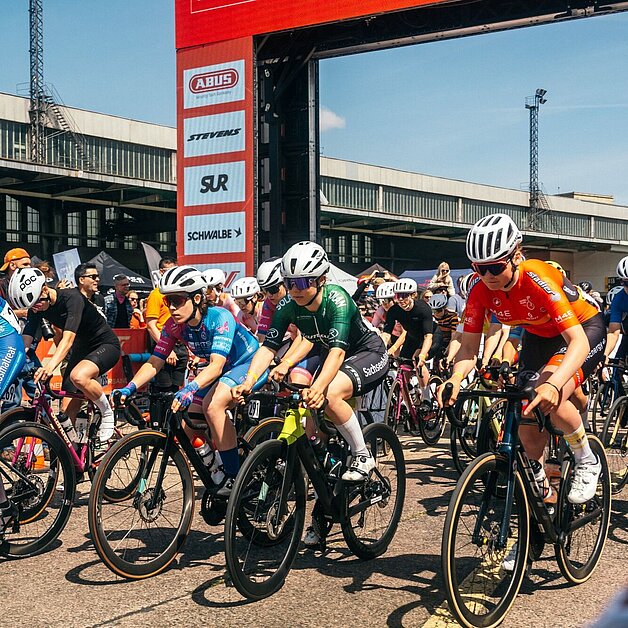 Fahrradrennen am Flughafen Tempelhof