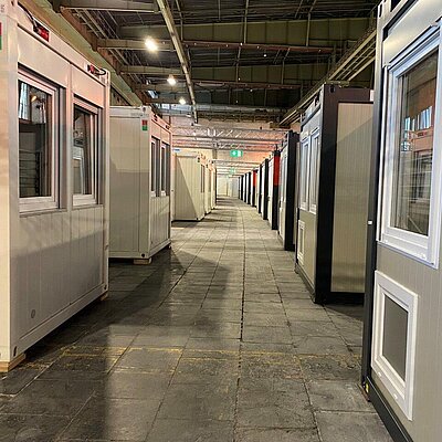 Aufbau der Flüchtlingsnotunterkunft am Flughafen Tempelhof