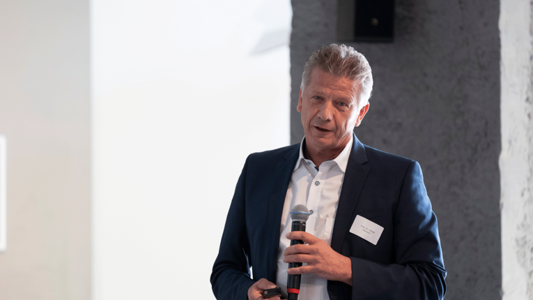 Porträt von Prof. Dr. Harald Garrecht